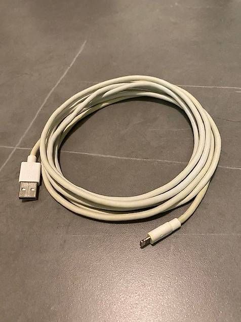 Cavi: APPLE USB A auf Lightning - Kabel 4m – Usato da Pratteln venduto da davidjg78