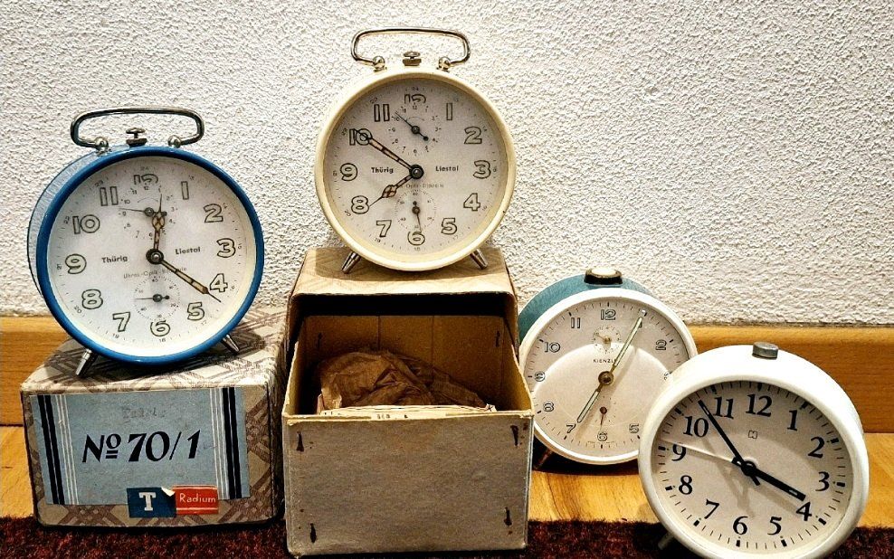 Kienzle Sveglie: 4 x antike Wecker- Thürig, Kienzle, Liestal .. – Usato da Emmenbrücke venduto da abu_9mj8 1