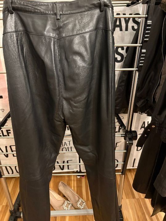 Pantaloni: Lederhose Schwarz – Usato da Binz venduto da Lotta59 1