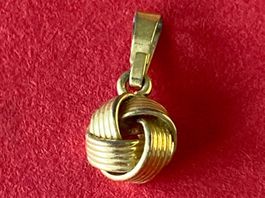 Vergoldet Knoten Anhänger (2cm)