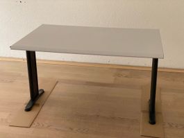 Tisch / Bürotisch
