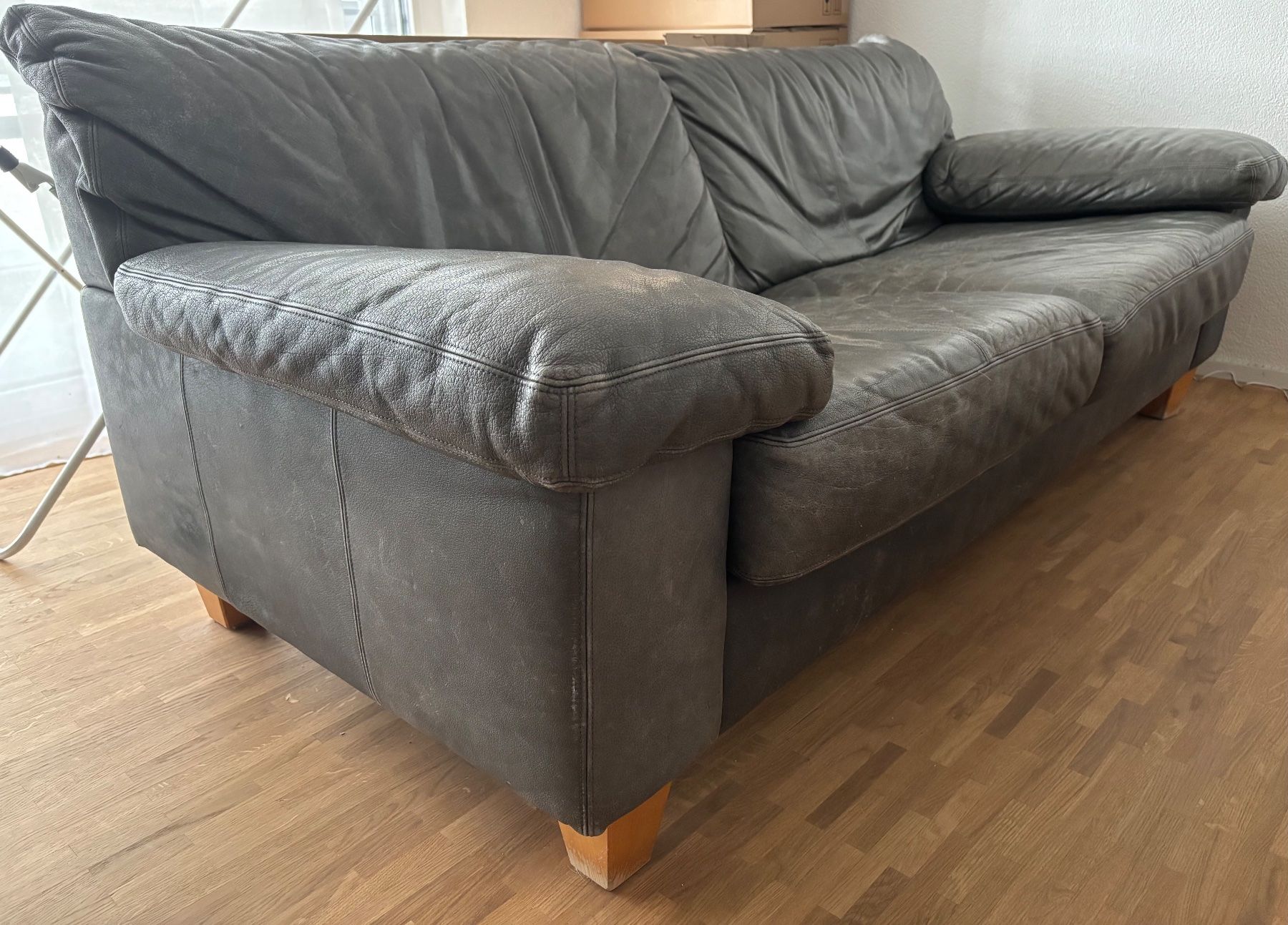 Sofas: Gratis Sofa zum abgeben – Gebraucht aus Liebefeld von foxch