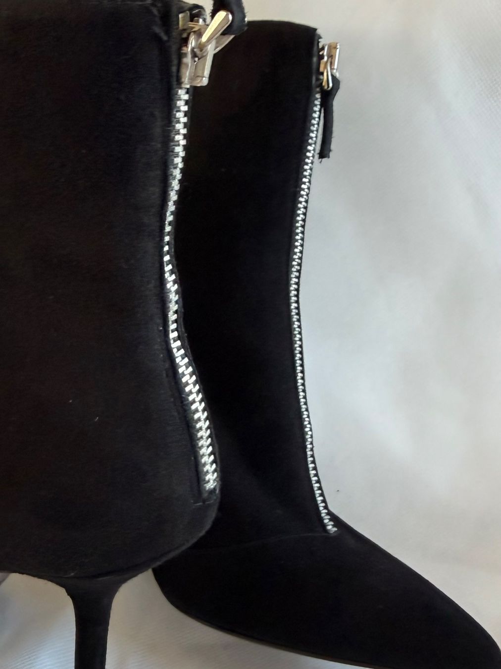 Scarpe da donna: Bottines en daim noir avec deux fermetures éclairs – Usato da Vernier venduto da ley_yqh9 7