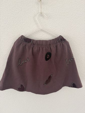 Rock Grösse 122/128 lila mit Aufdruck 