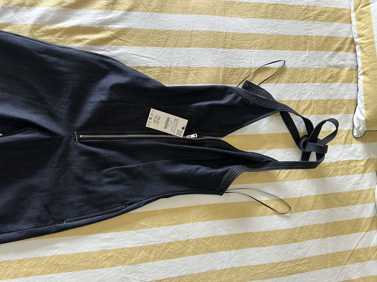 Zara Tute: Dark denim JUMPSUIT – Nuovo e nell'imballaggio originale da Buchrain venduto da Franciscacsousa 1
