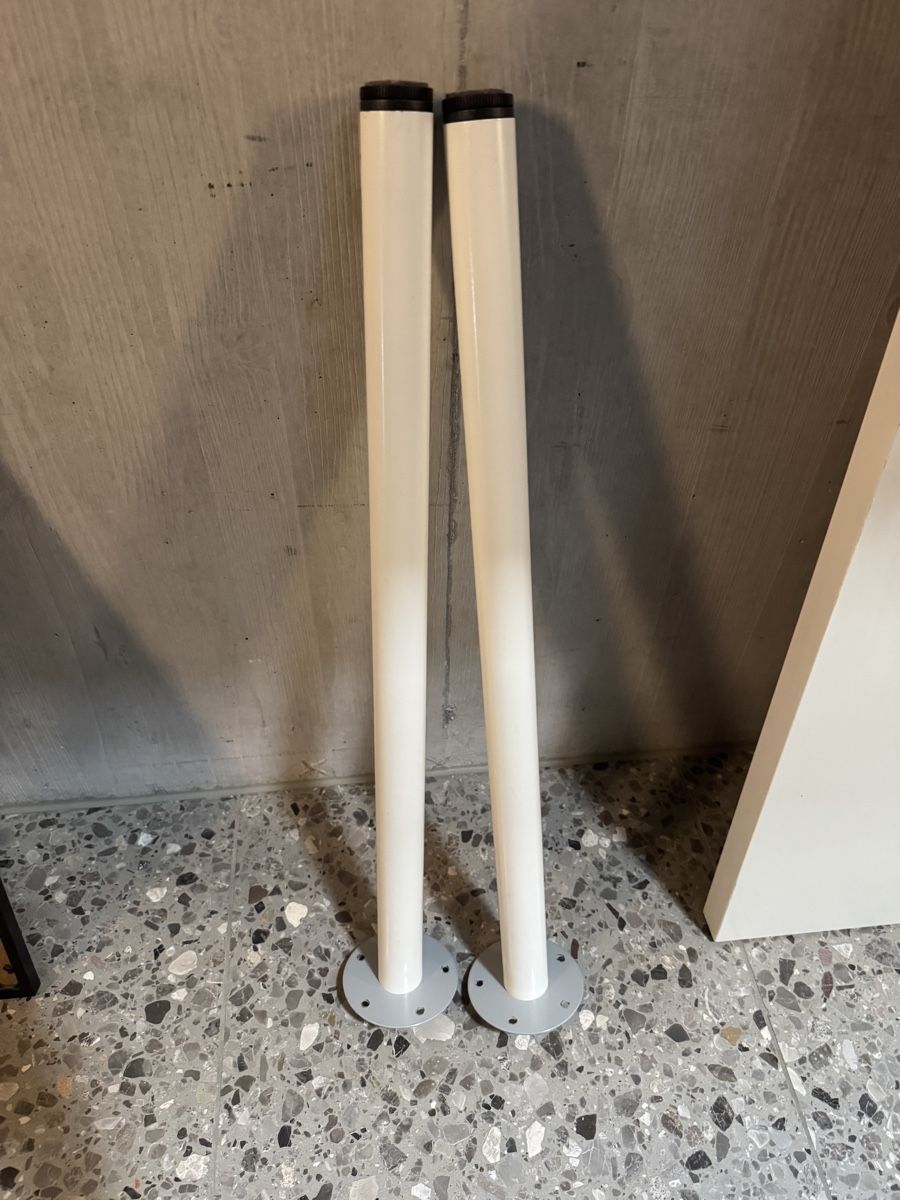 Ikea Scrivanie: Tischplatte mit passenden Tischbeinen – Usato da Zürich venduto da scarpagiona 1