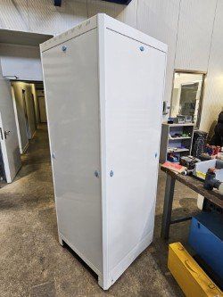 Racks & Cavalletti: Steuerschrank, Serverschrank – Usato da Neuendorf venduto da Almini 1