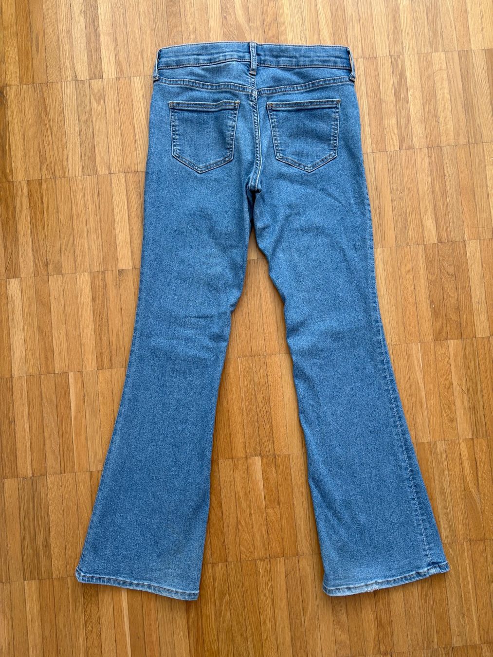 H&M Pantaloni: Flared Jeans | Gr. 146 – Nuovo (secondo la descrizione) da Basel venduto da Nofretete39 2