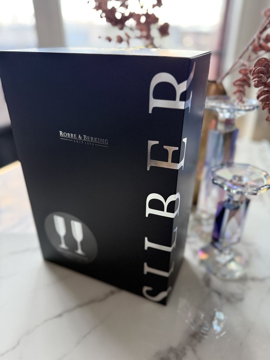 Robbe & Berking Gläser: Martelé Champagner-Geschenkset (90g versilbert) – Neu und originalverpackt aus Rotkreuz von luxury-onlineshop