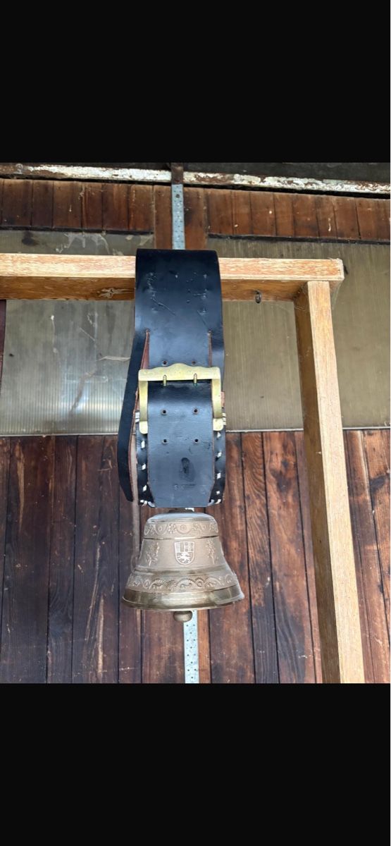 Campanacci mucche: Glocke Schelle Berger  – Usato da Menzingen venduto da Edelmuni7