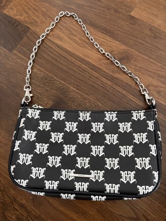 Bershka Handtasche Schwarz Weiss