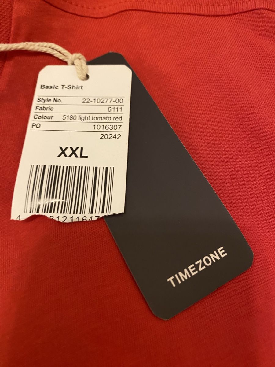 T-shirt: T Shirt – Nuovo (secondo la descrizione) da Berikon venduto da TheMangle 1