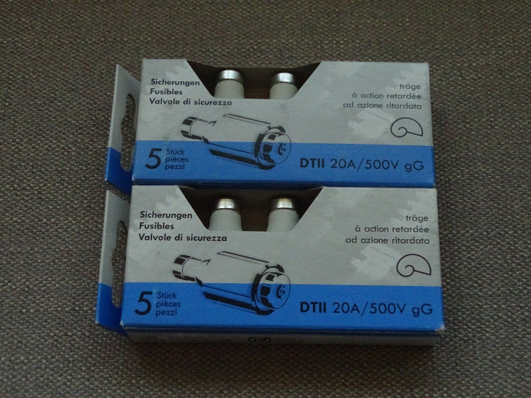 Componenti elettronici: 10 Sicherungen 20A   DT2  DT II – Nuovo e nell'imballaggio originale da Hirzel venduto da Musicman03