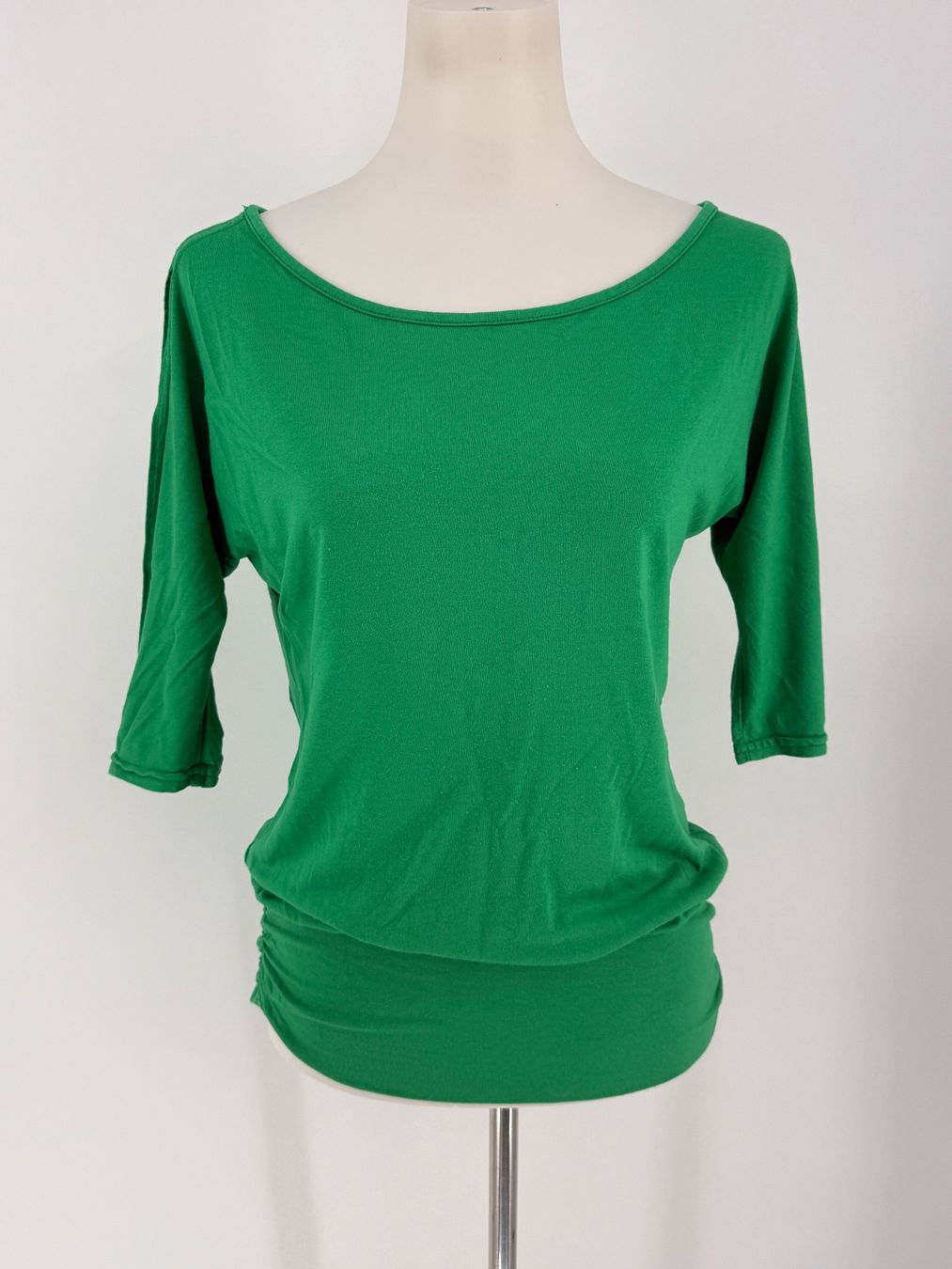 T-Shirts: Shirt mit Cut-Outs Gr. M von Zebra – Gebraucht aus Auenstein von moin.