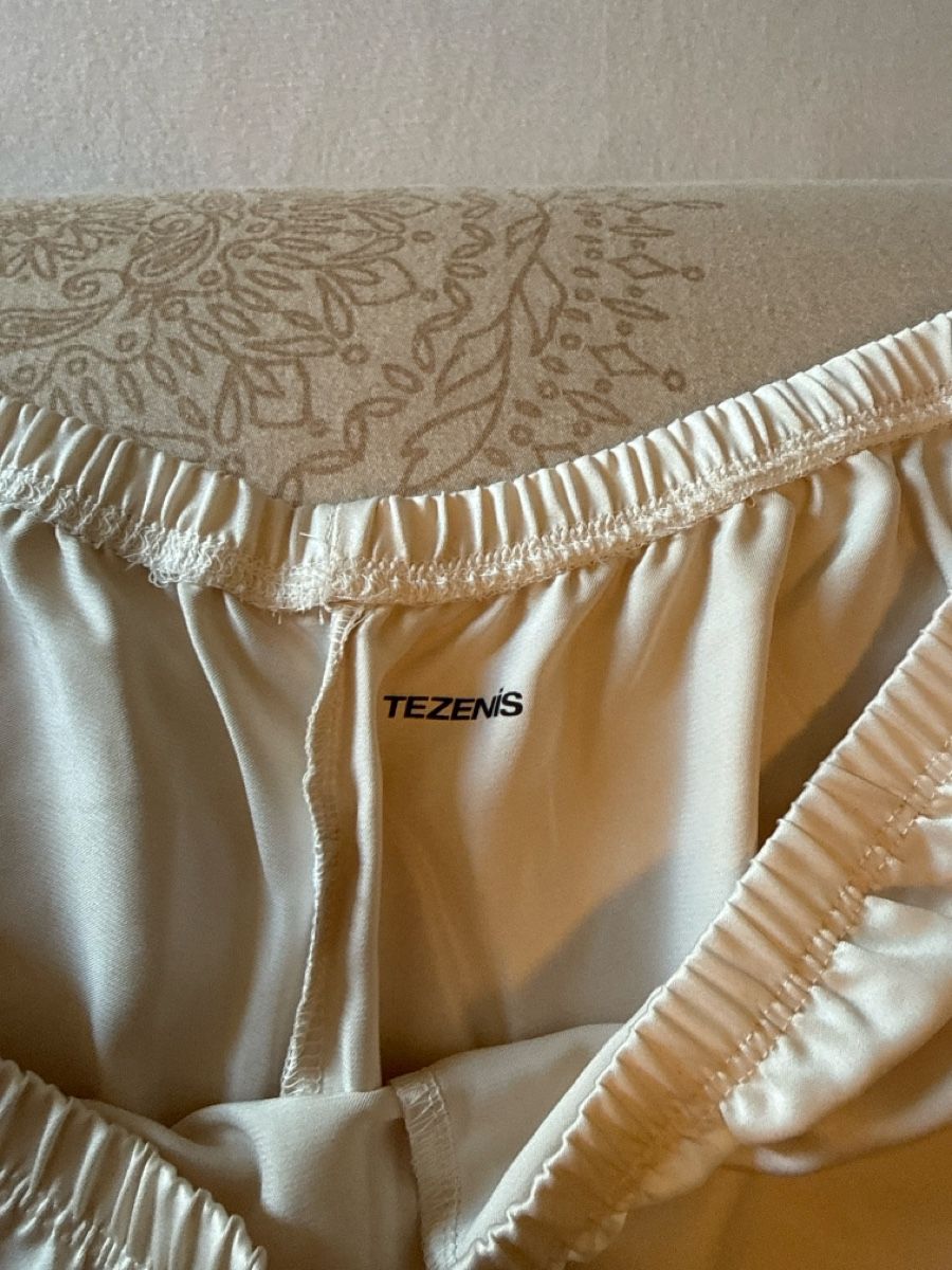 Negligees & Pyjamas: Tezenis Shorts, Beige mit Spitze, Grösse L – Neu (gemäss Beschreibung) aus Spreitenbach von nuvola90 1