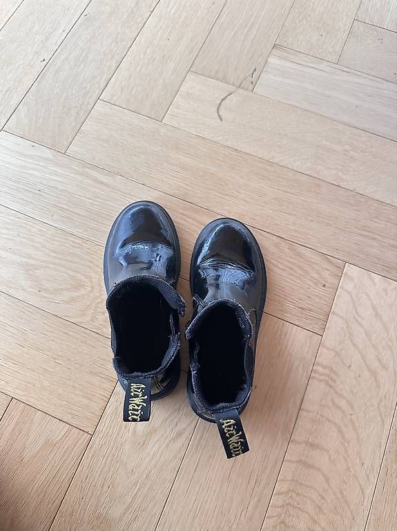 Chaussures filles: Chaussure fille T33 – D'occasion à Belmont-Lausanne par ste_b56g
