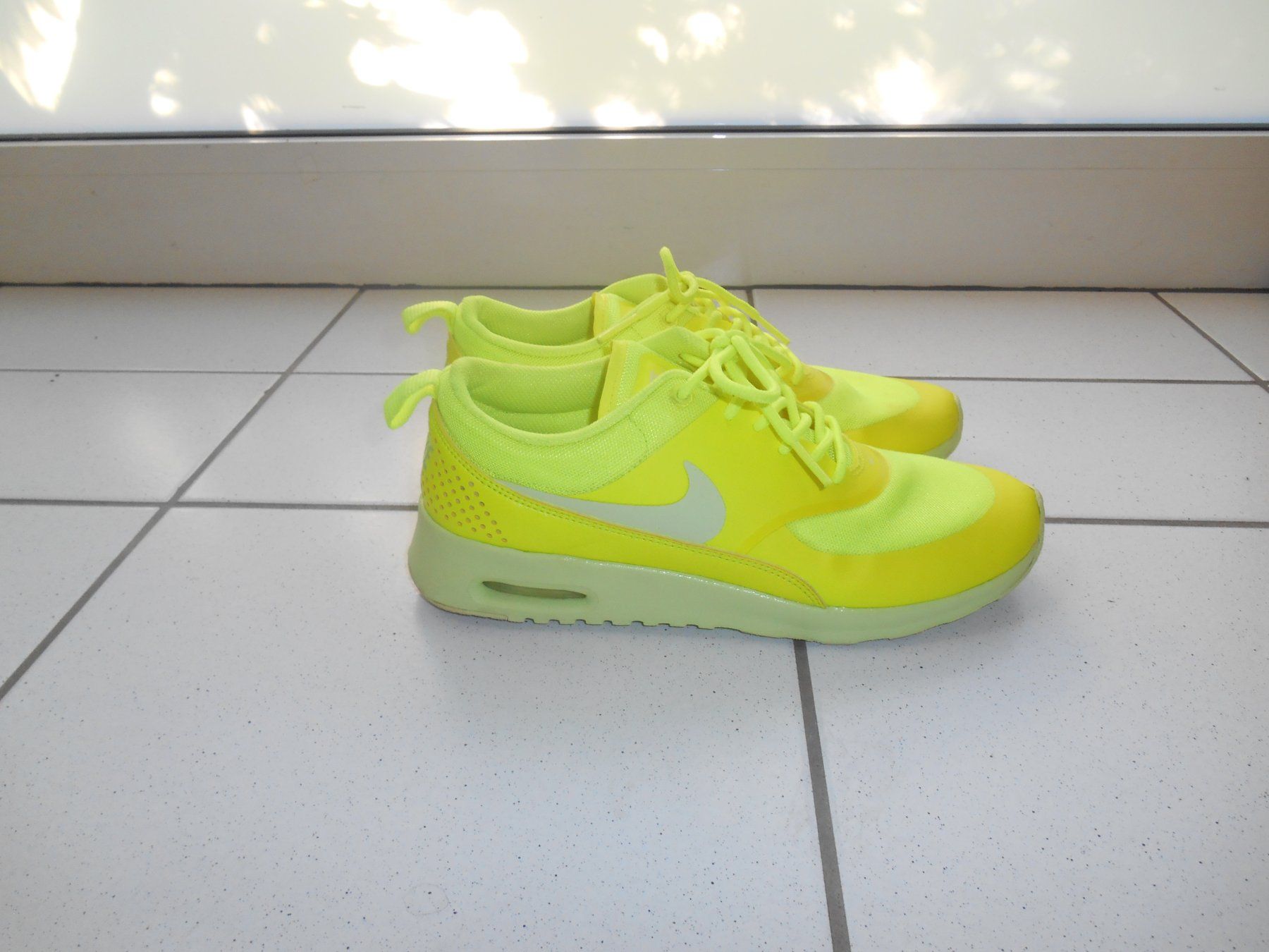 Nike Scarpe da donna: Nike Air Max Thea Sneaker Grösse 38.5 – Usato da Basel venduto da chien008