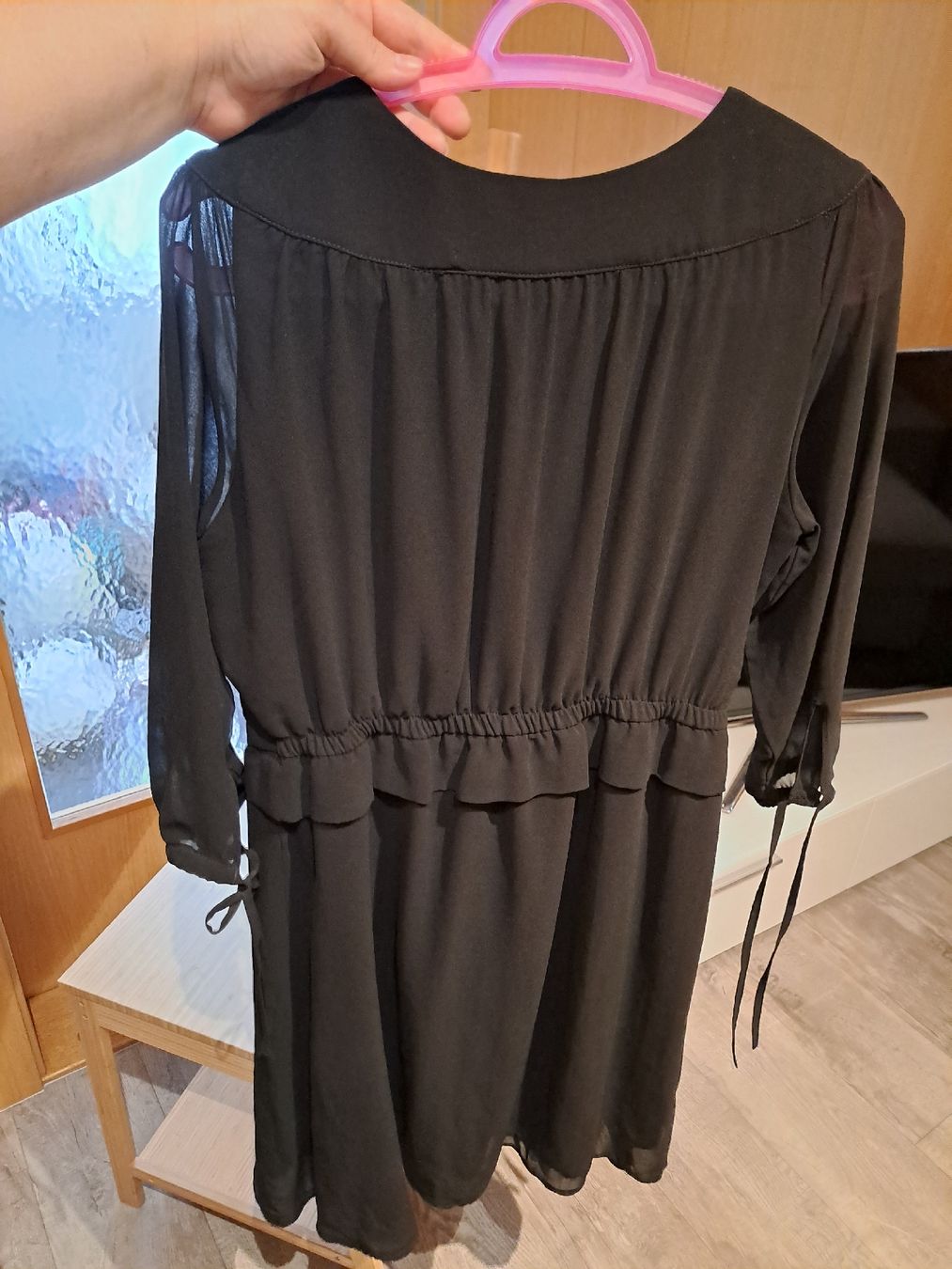 Kleider: Kleid schwarz Grösse 40 – Gebraucht aus Rickenbach LU von bishiida 3