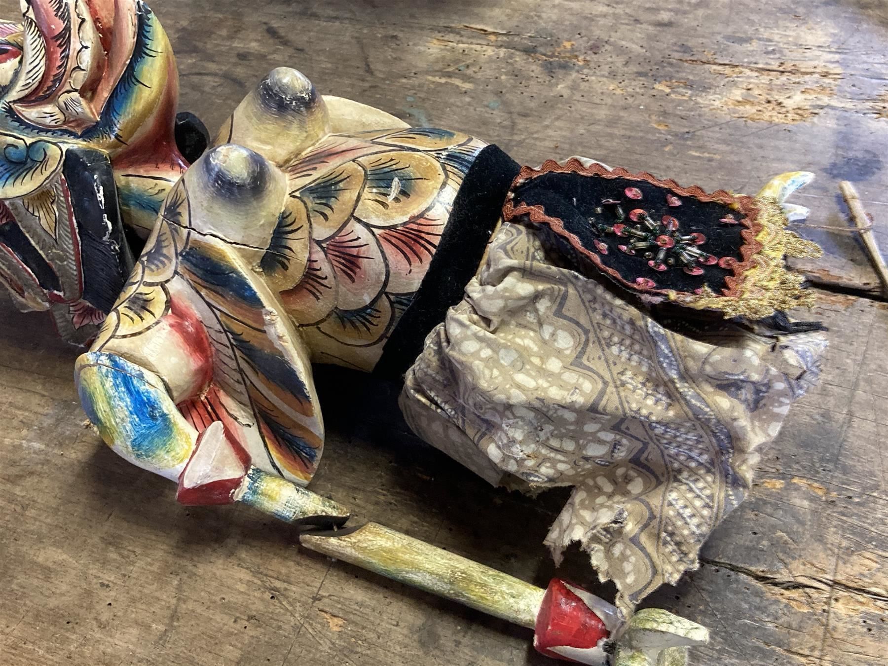 Bambole: Alte Marionette Garuda ? – Usato da Bern venduto da Jwpm66 2