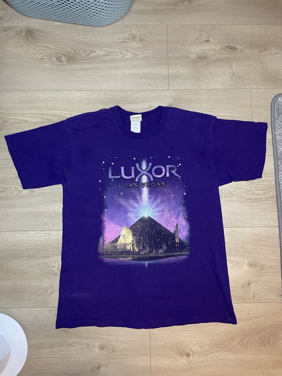 T-Shirts: T-shirt Luxor – Gebraucht aus Lucens von lisacc