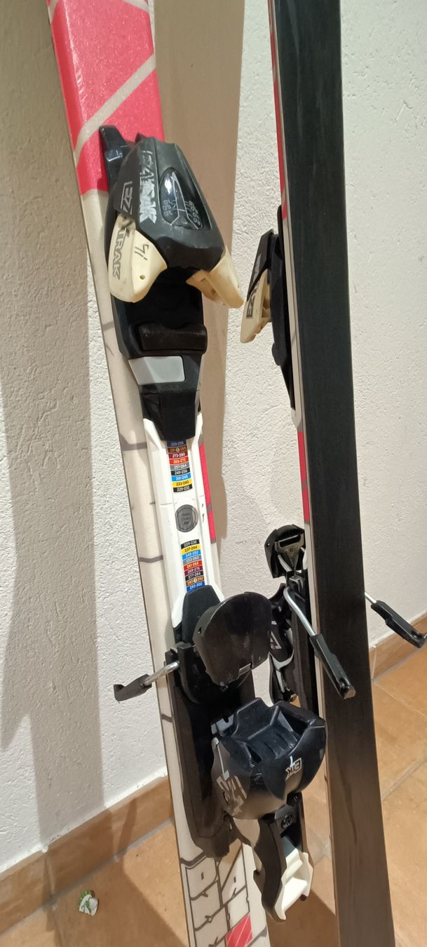 Skis: Mädchen Ski 140cm – D'occasion à Bilten par Piiide 2