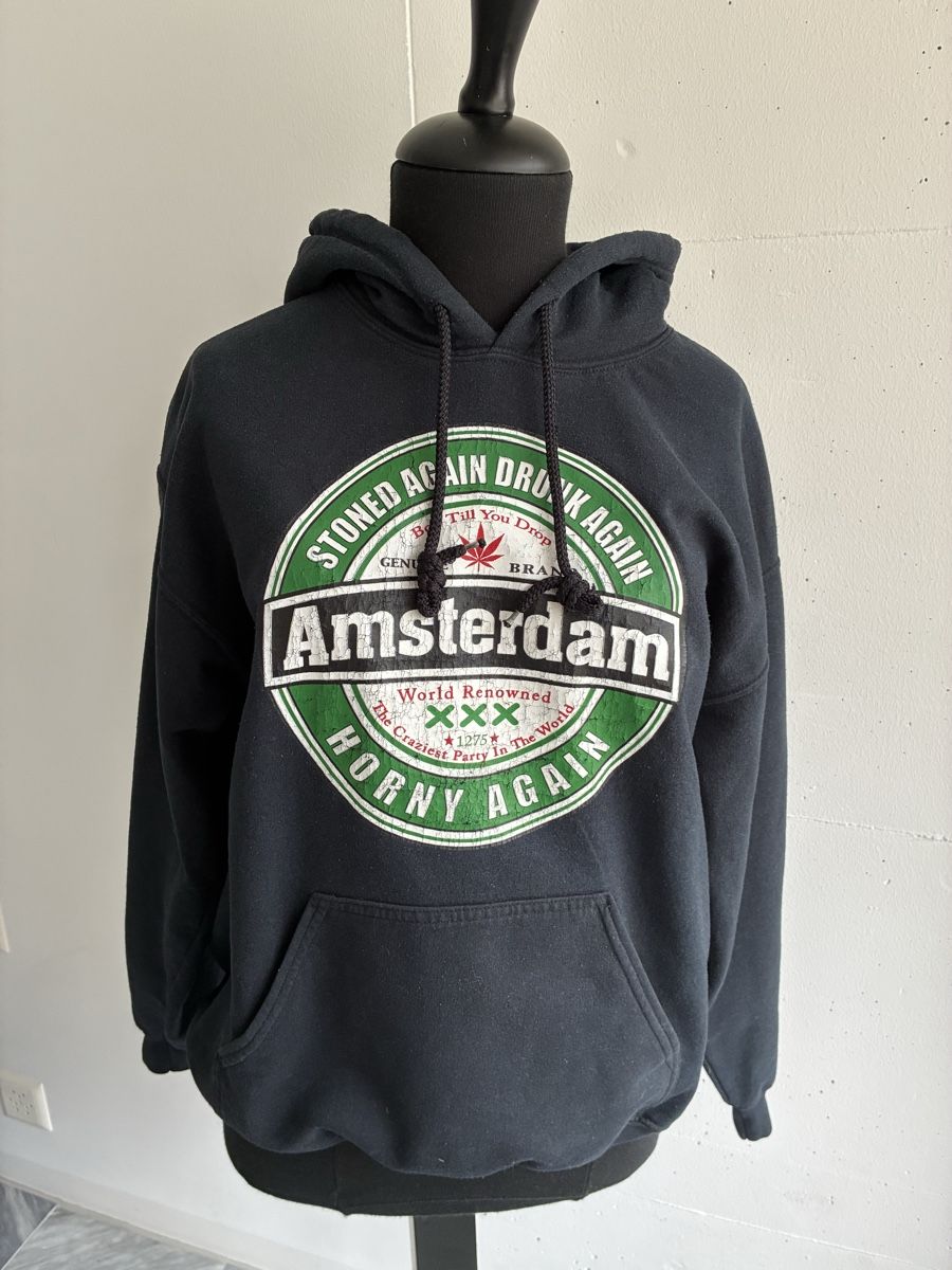 Pullover & Sweatshirts: Kapuzenpulli – Gebraucht aus Bern von secondhand_and_more
