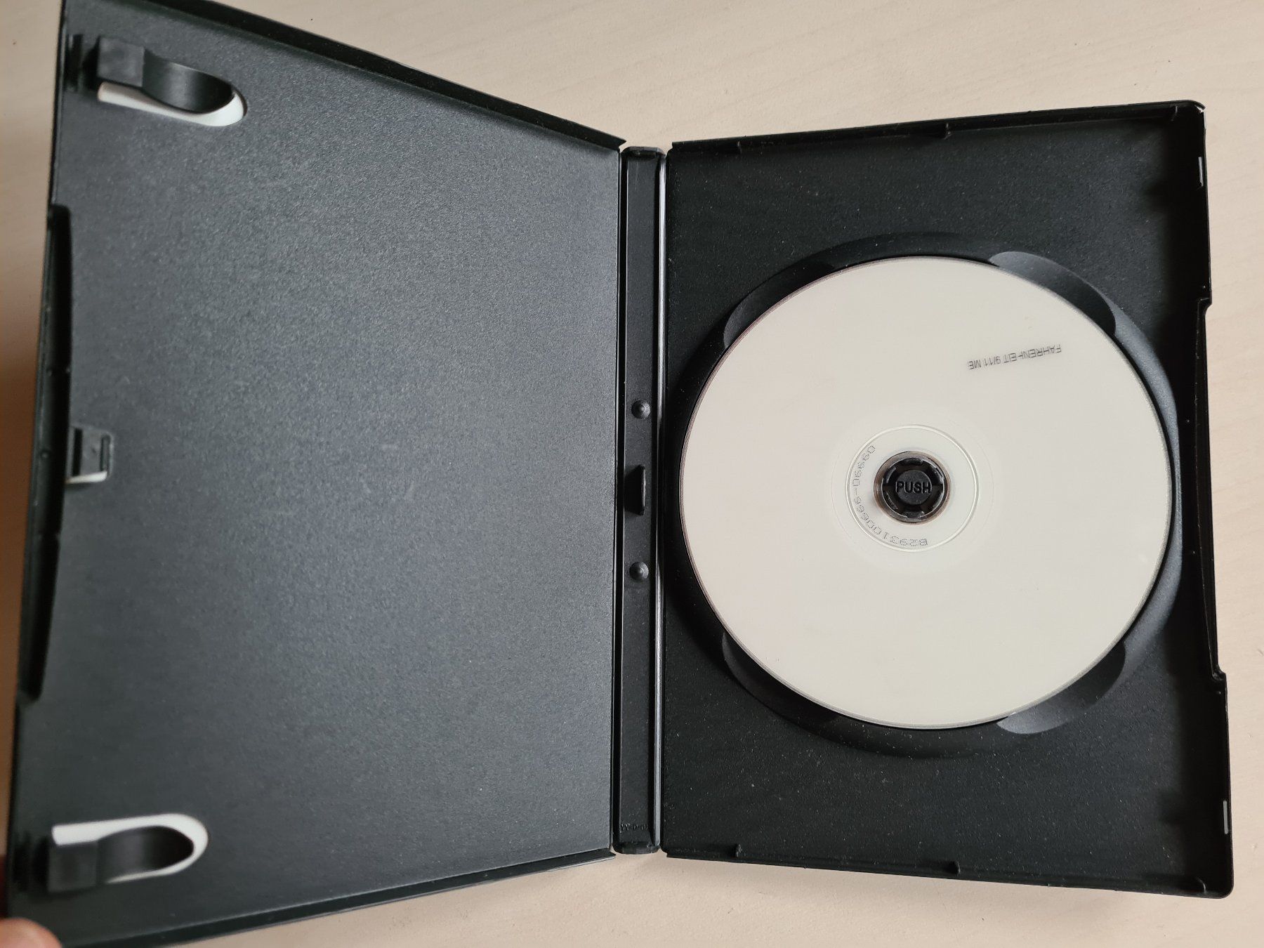 Alle DVDs: DVD video "Fahrenheit 9/11" Michael Moore – Gebraucht aus Zürich von ste_sk6k 2