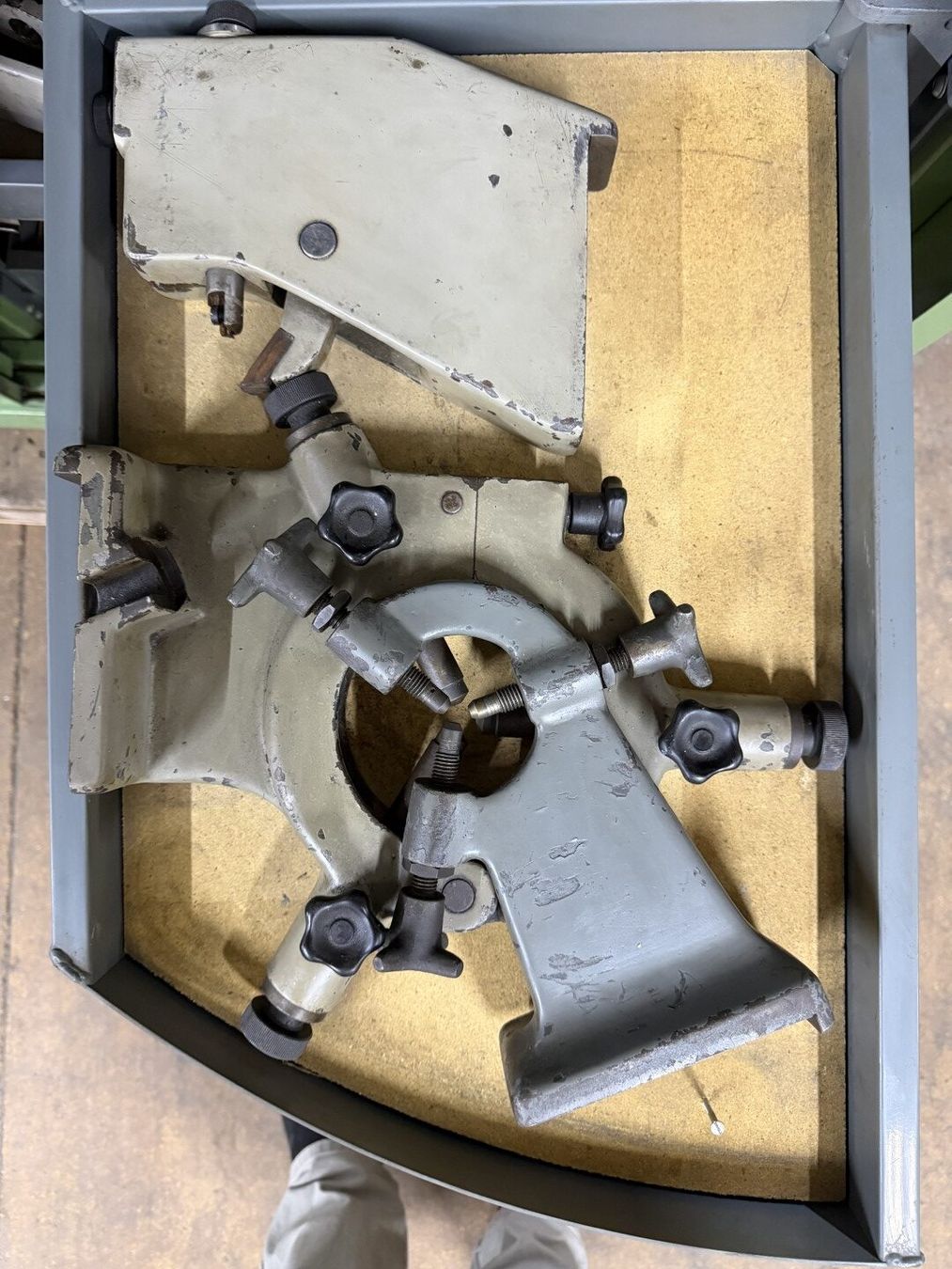 Altro per industria metallurgica: Rundschleifmaschine Kellenberger 600U – Usato da Zuchwil venduto da dragosmd-maschinen 7
