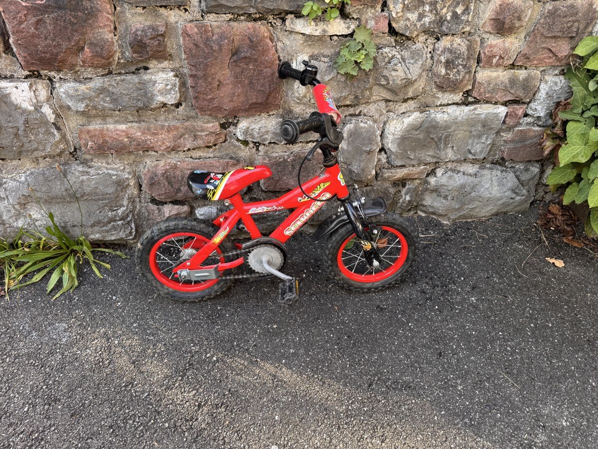 Biciclette: Kinderfahrrad 12 Zoll rot – Usato da Triesenberg venduto da dom_hd56