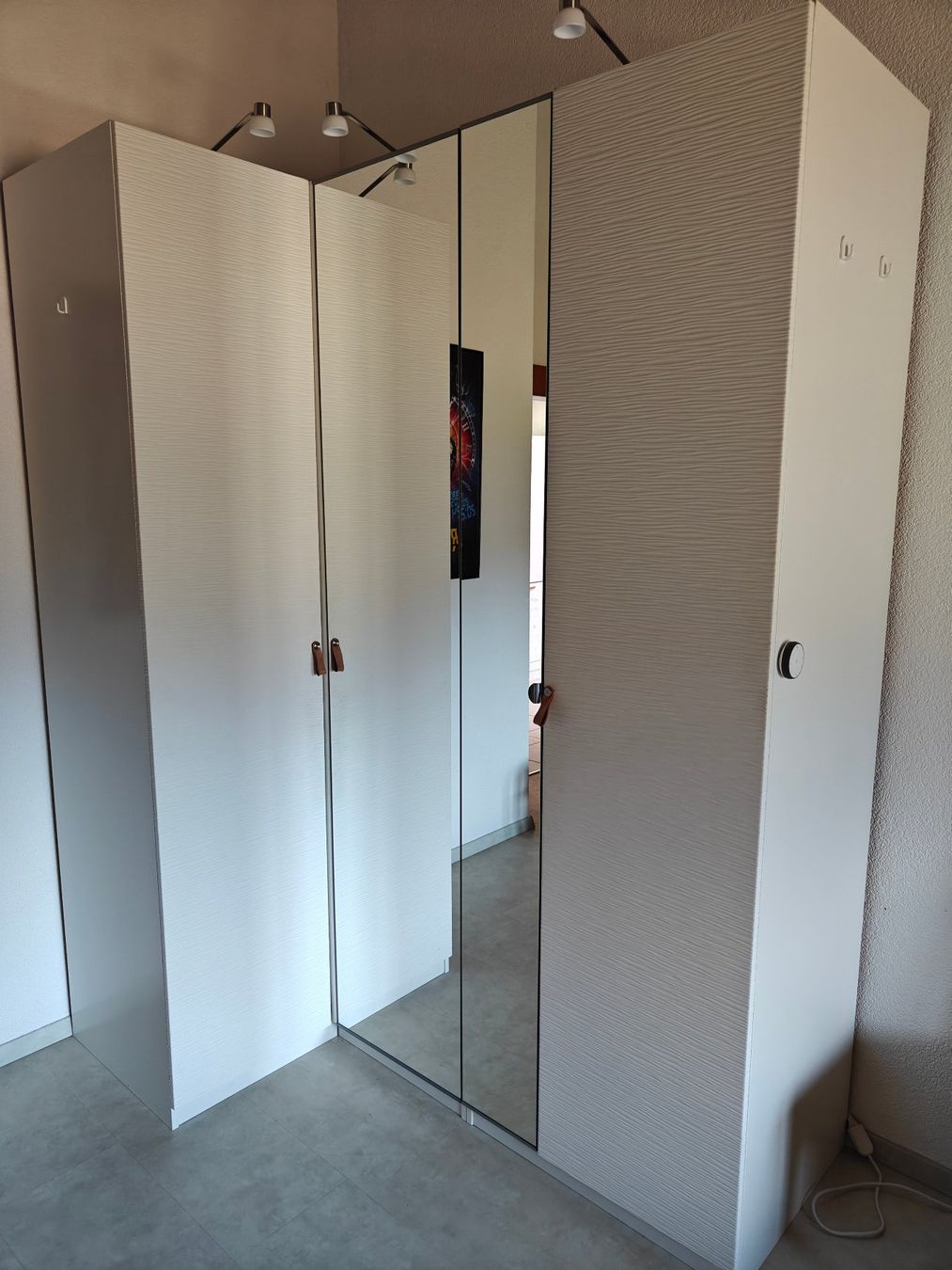 Ikea Schränke: Geräumiger Kleiderschrank – Gebraucht aus Bilten von And12 1
