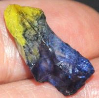 Edelstein L-9763 – Blau-Gelber Titan Druzy Achat 22x11mm 10.