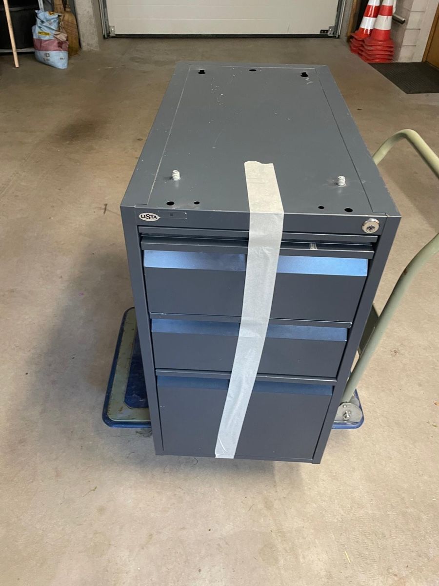 Lista Banconi: Rollcontainer LISTA 3 Schubladen Grau ca. 75x40x50cm – Usato da Kefikon ZH venduto da Loisel69