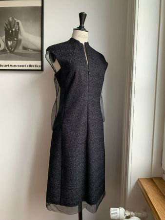 AKRIS: Luxuriöses Abend-Kleid mit Tüll und Glitzerstoff, 36