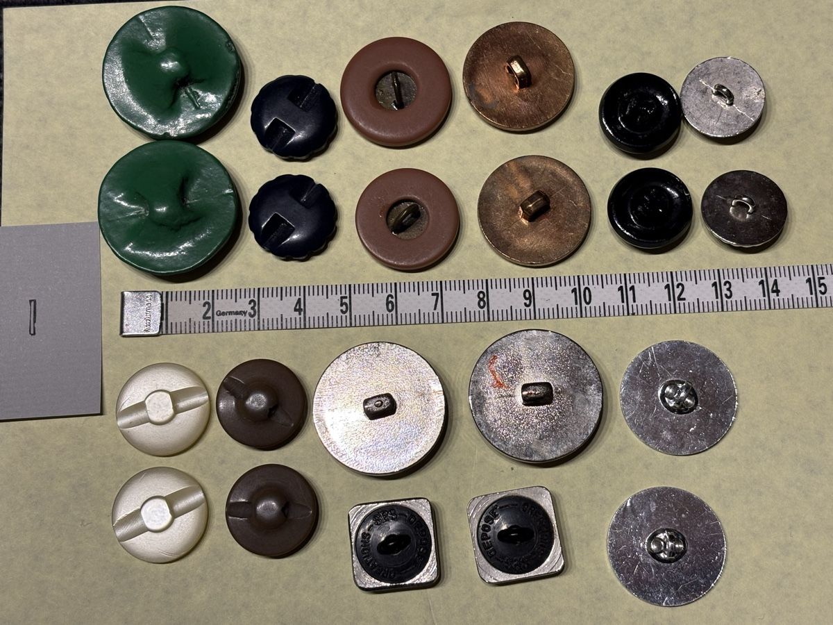 Boutons: Div. Nähknöpfe 11 x 2er Set – D'occasion à Rümlang par BoutiqueMonique16 1