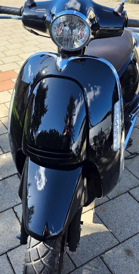 Scooter: Motorroller schwarz klassisches Design 125ccm – Usato da Herzogenbuchsee venduto da W114_