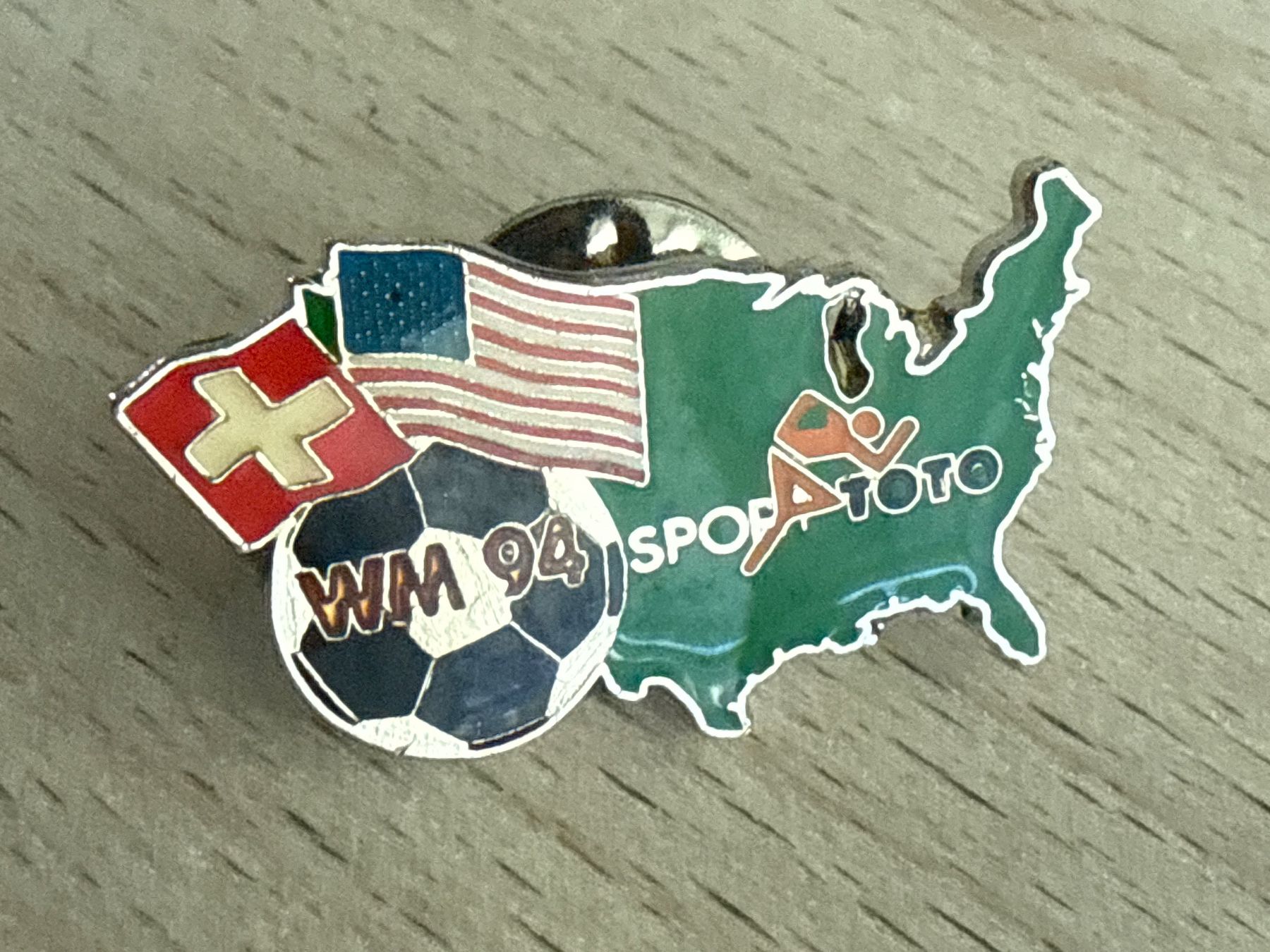 Plaquettes & Badges: Pin WM USA94 – D'occasion à Glattbrugg par Schweigmatt