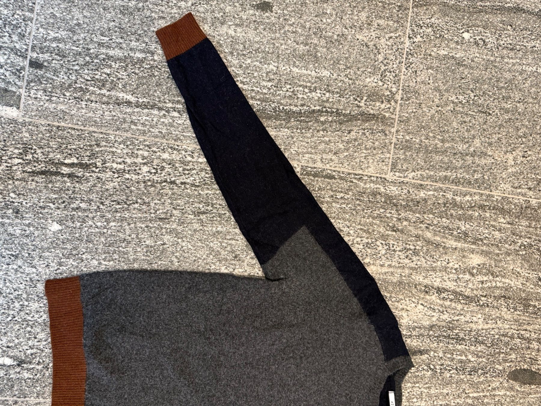 Maglioni & Felpe: Grey, dark blue AT.P.CO mens wool pullover – Usato da S. Vittore venduto da via_h2nb 2