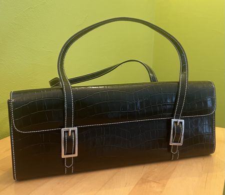 Handtasche Sacco Bono in Kroko-Optik, Schwarz