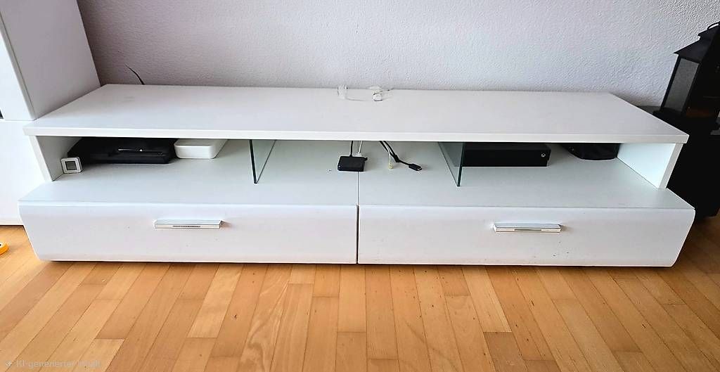 Mobili TV: Moderne weisse Wohnwand  – Usato da Winterthur venduto da cekewi 4