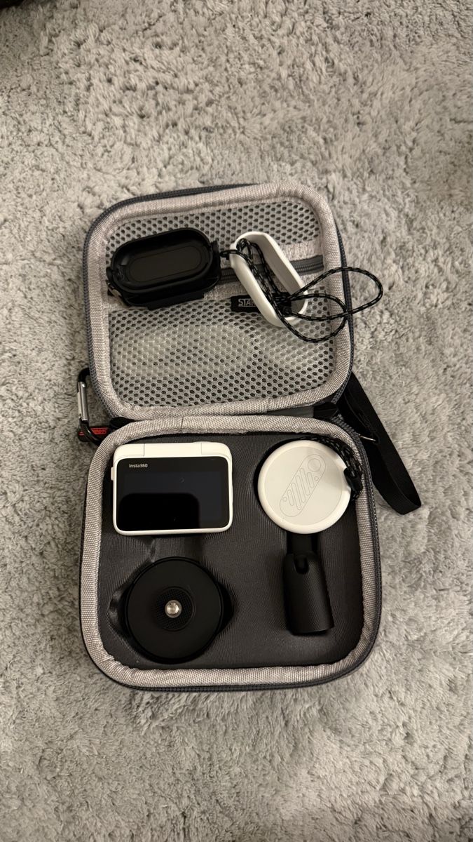 Insta360 Action Cam: Insta360 Go 3 inkl. Zubehör – Nuovo (secondo la descrizione) da Zürich venduto da pri_c2jq 1