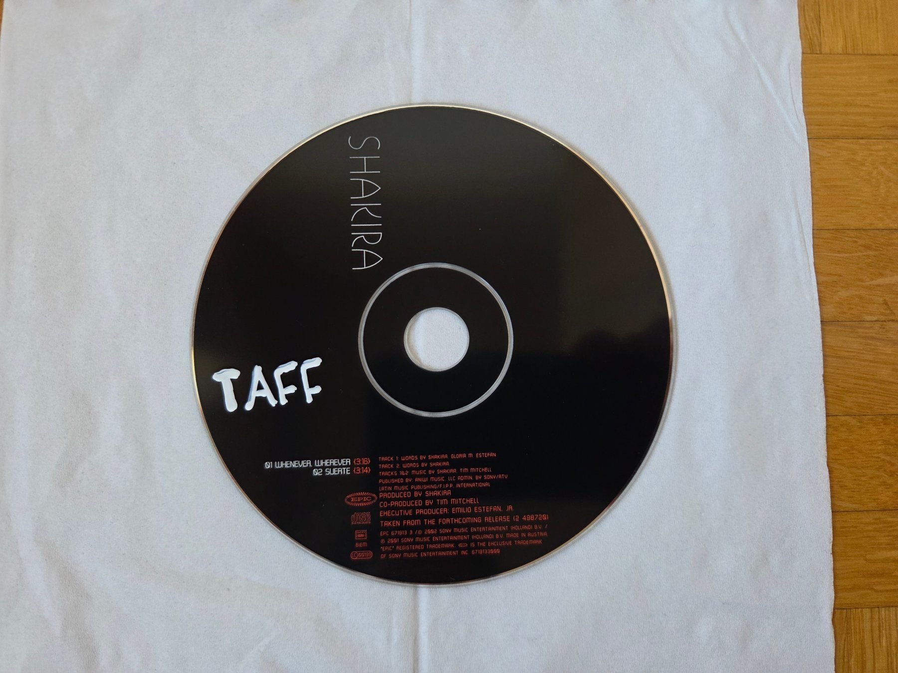 CD: CD - Shakira Whenever wherever – Usato da Onex venduto da Fifane 2