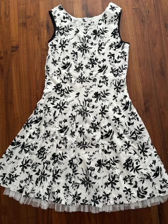 Hübsches, festliches Sommerkleid (Gr. 176) - wie neu!