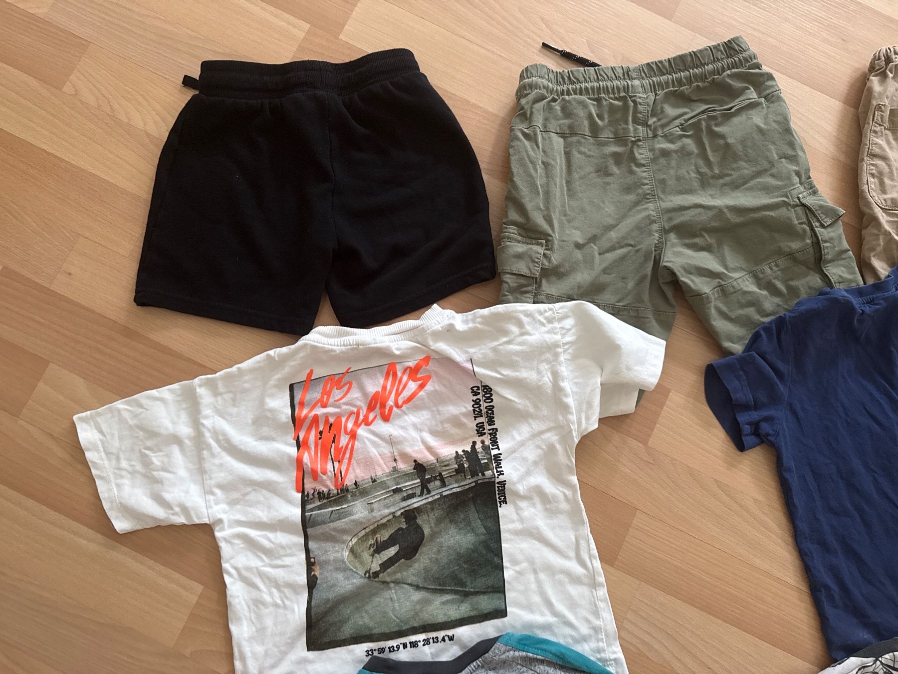 Lotti & Set di vestiti: Kleiderpaket Grösse 4-6 Jahre – Usato da Horgen venduto da linuxrp 5