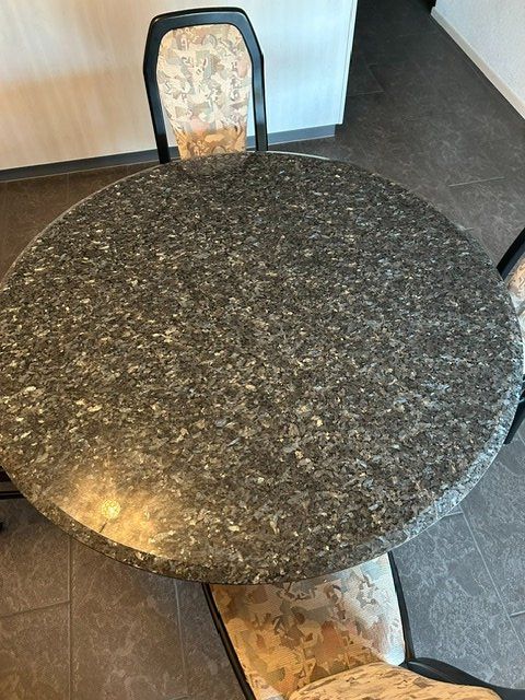 Tavoli: Granittisch – Usato da Winkel venduto da Waegeler 1
