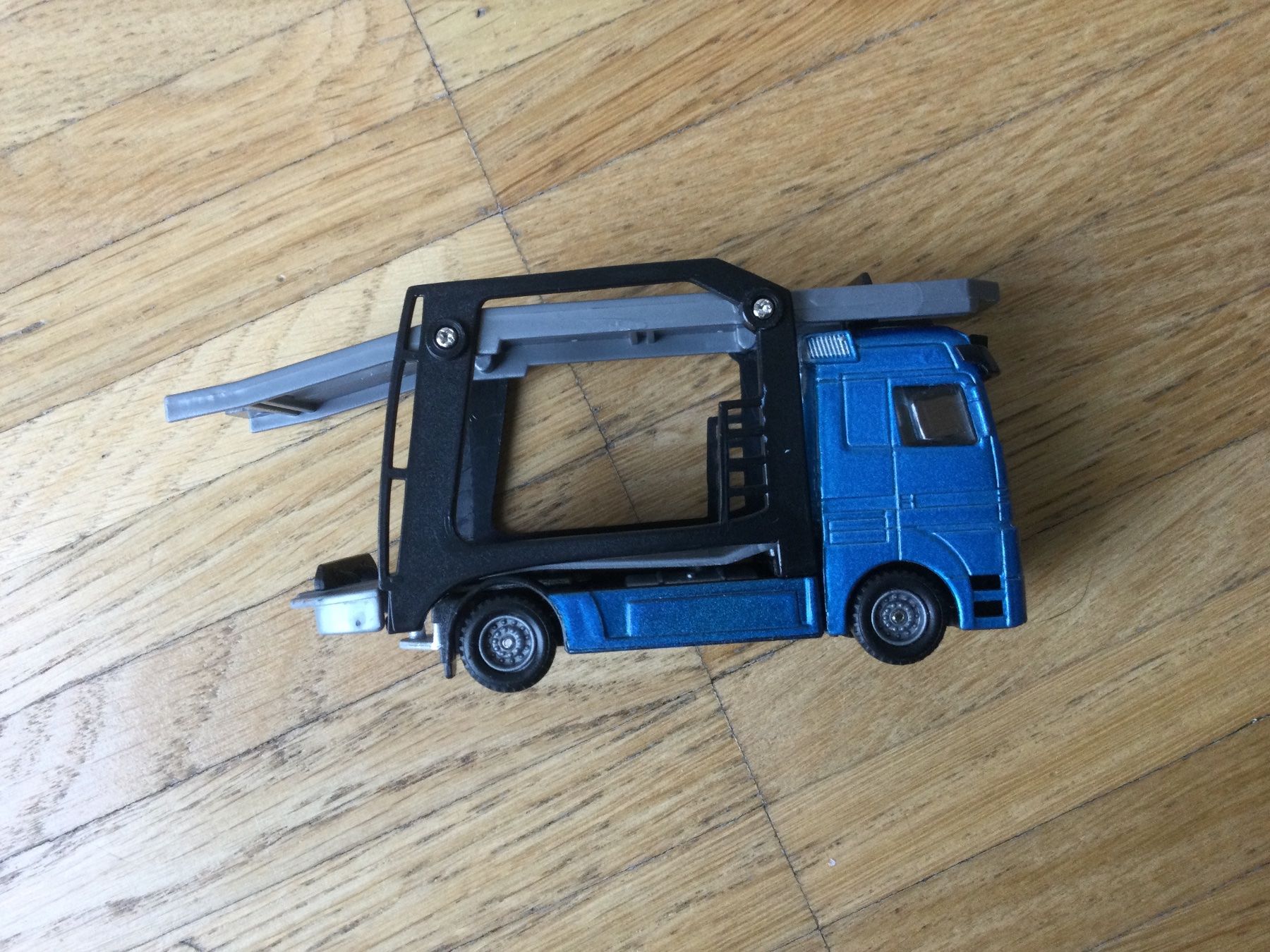 Spielzeuge: Blau Lastwagen Spielzeug – Gebraucht aus Zürich von ShadowVorlon 4