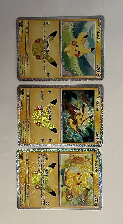Carte collezionabili: Pokemon 30th Anniversary Bundle | Blister + Pikachu  – Nuovo e nell'imballaggio originale da Romanshorn venduto da theodoriuss 3