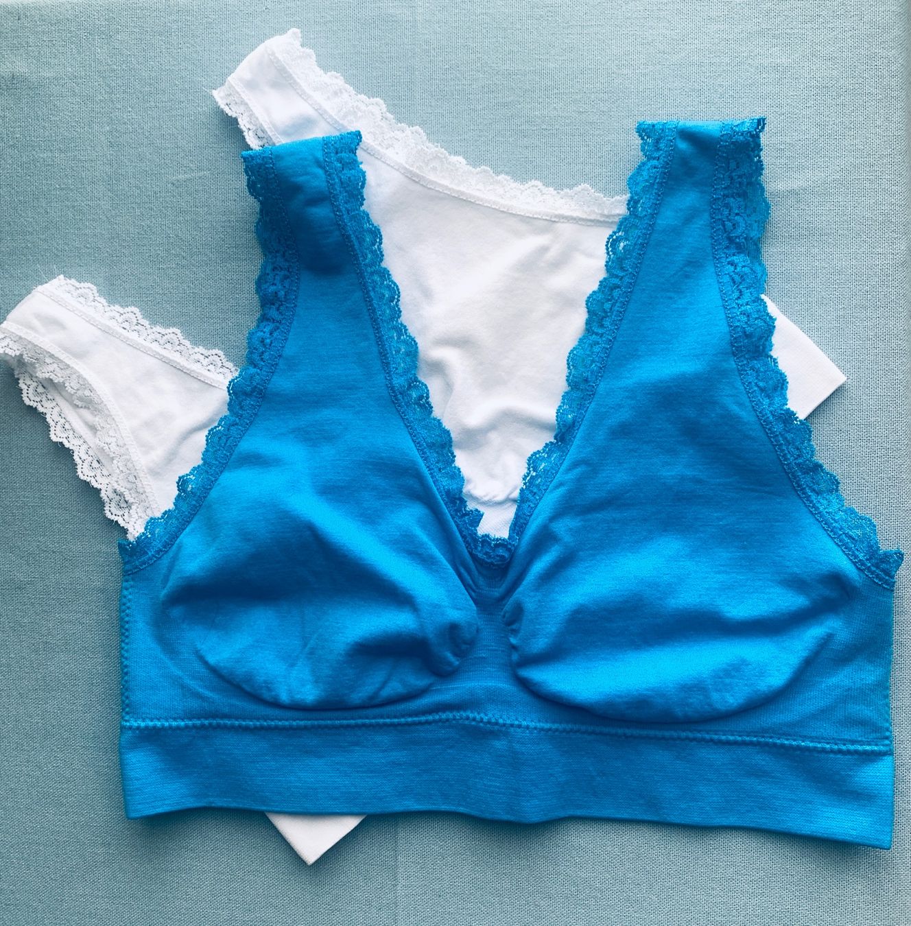 Altra biancheria intima: 2er-Set Bustier (Türkis & Weiss) mit Spitzenborte – Nuovo (secondo la descrizione) da Bern venduto da Flora.Sonea