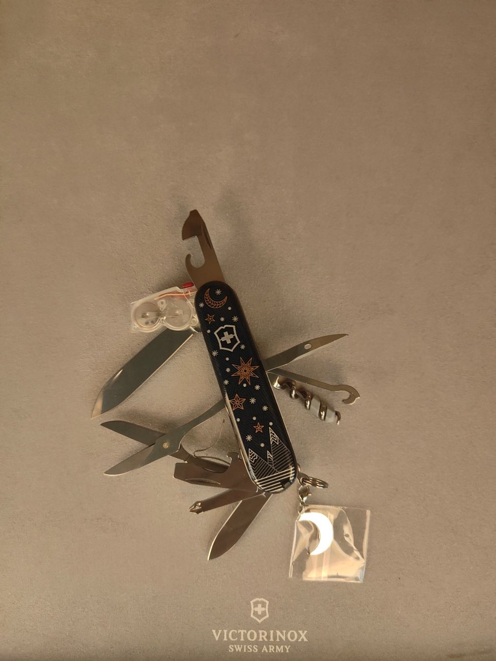 Victorinox Coltelli tascabile: Victorinox Winter Magic  Special Edition 2021 – Nuovo e nell'imballaggio originale da Davos Platz venduto da wauwauin 4