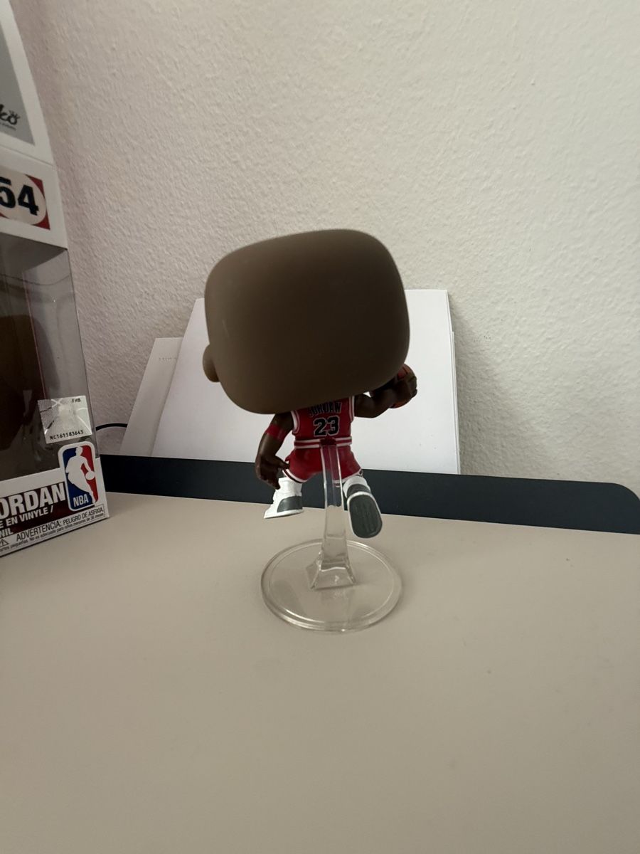 Funko Statuette: Funko Pop Michael Jordan 222 NBA – Nuovo e nell'imballaggio originale da Bülach venduto da Quicado 1