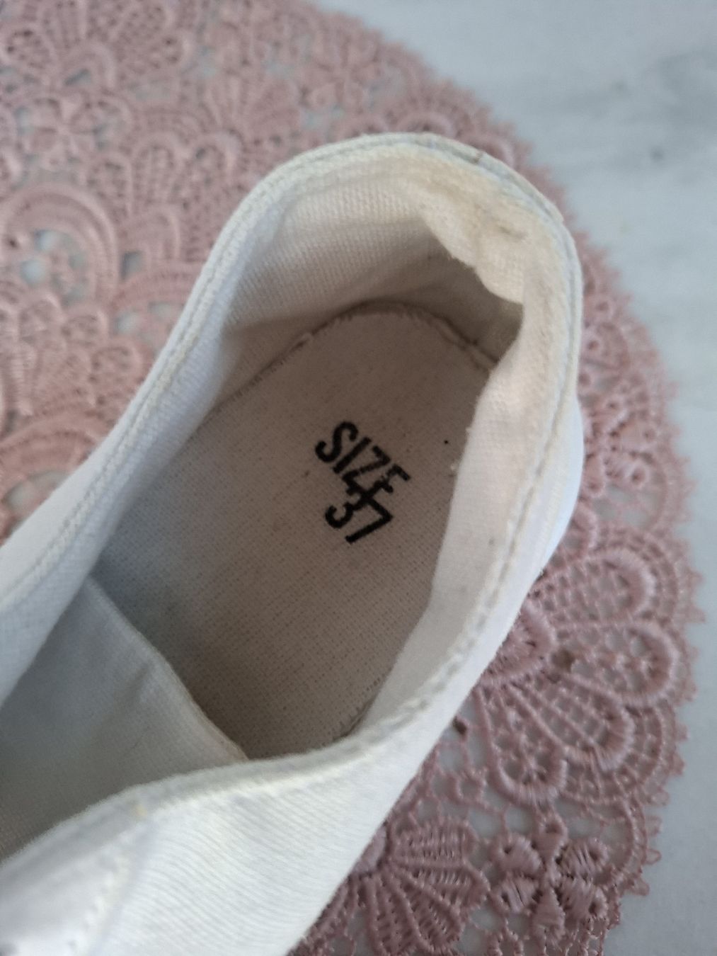 Scarpe da donna: Weisse Sneaker mit Plateau, Gr. 37 – Usato da Zuchwil venduto da bvj_5t82 4